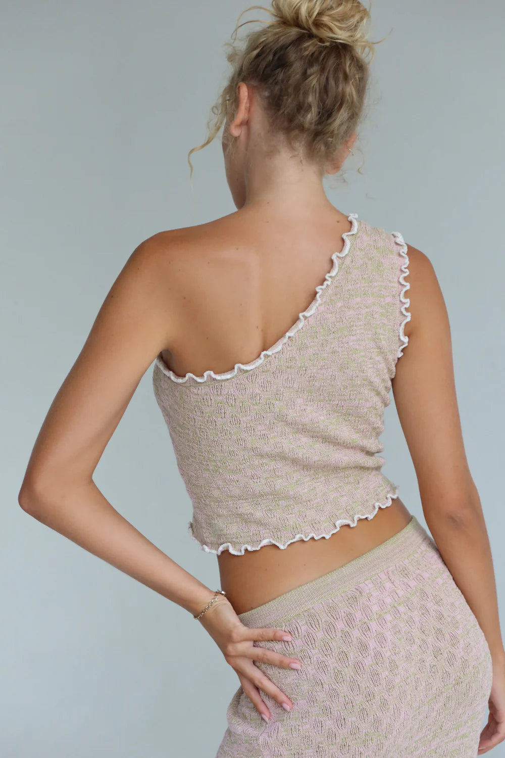 HIBISCUS ONE-SHOULDER KNIT TOP