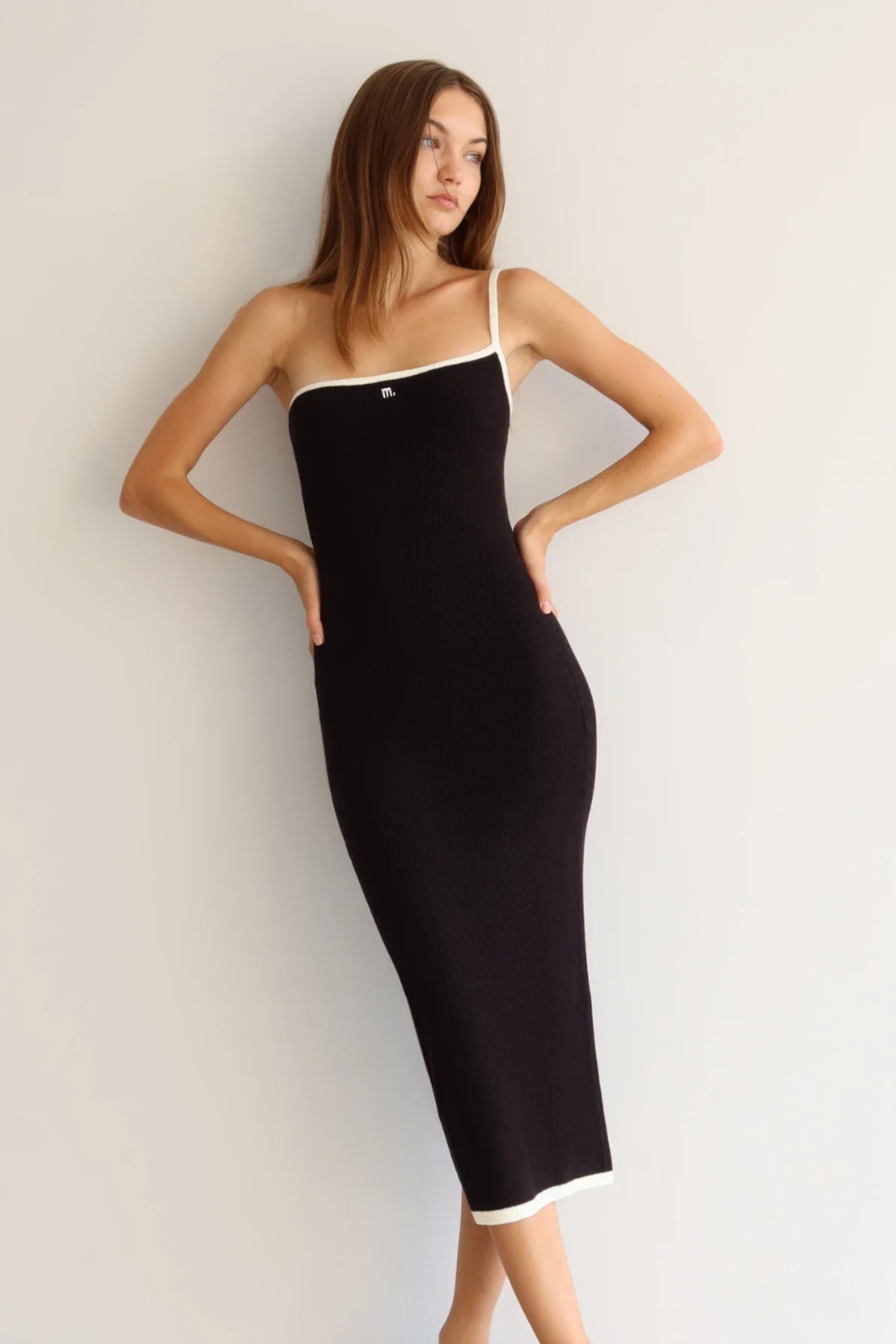 M ONE SHOULDER DRESS
